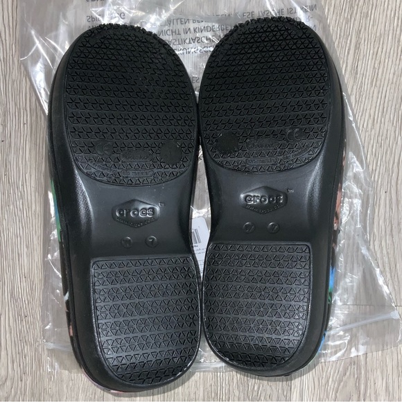 New Crocs Neria Pro II Graphic Clog Women's US Size 6, 7 205385-001 (3277) - Picture 8 of 9